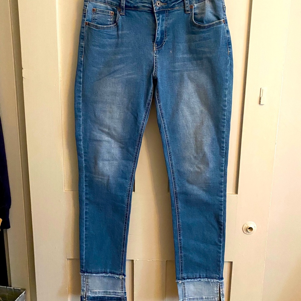 Cut Button Jeans